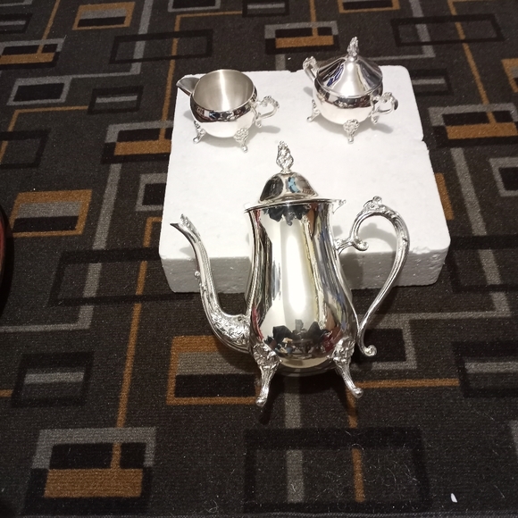 3 Piece Silverplate Tea Service - Picture 3 of 6